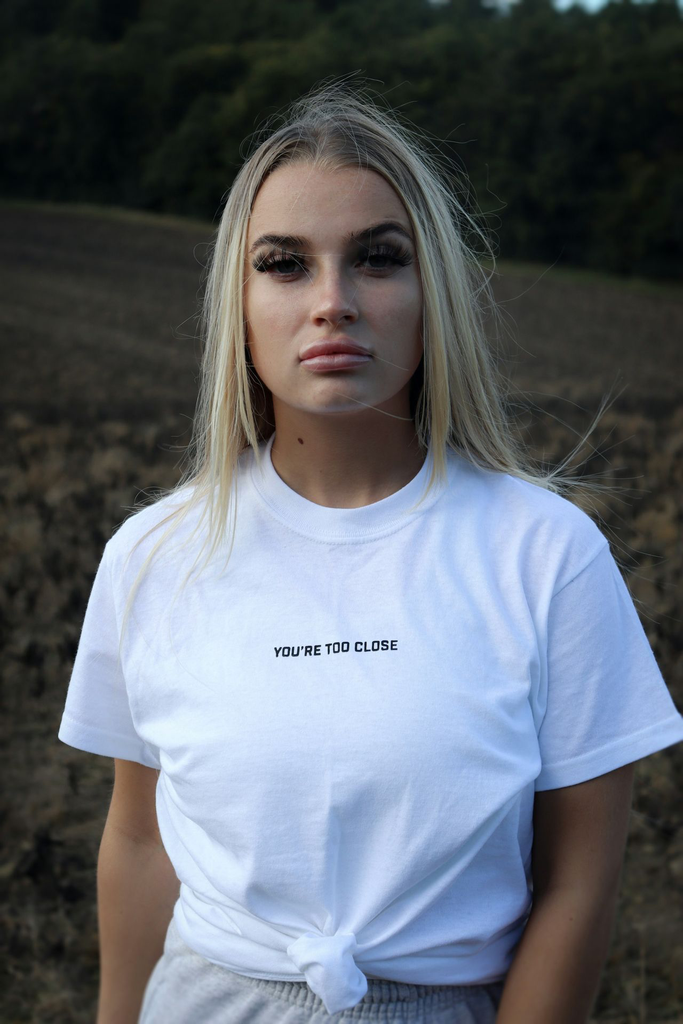 unsplash_OA9NpatYW-k_t-shirt.webp