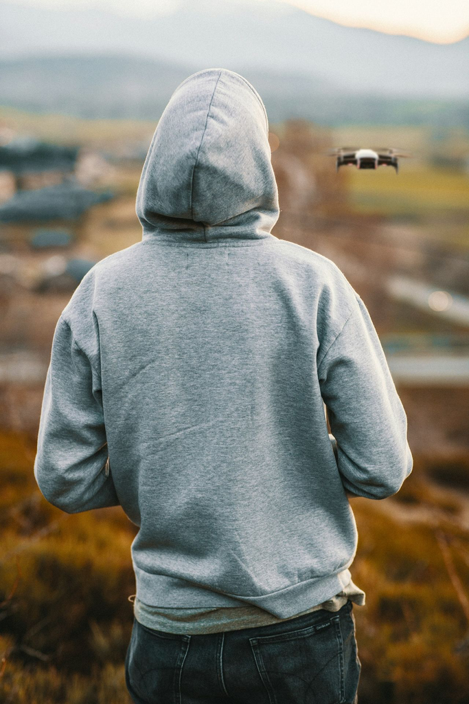 unsplash_a_KC8ocB650_sweatshirt.webp